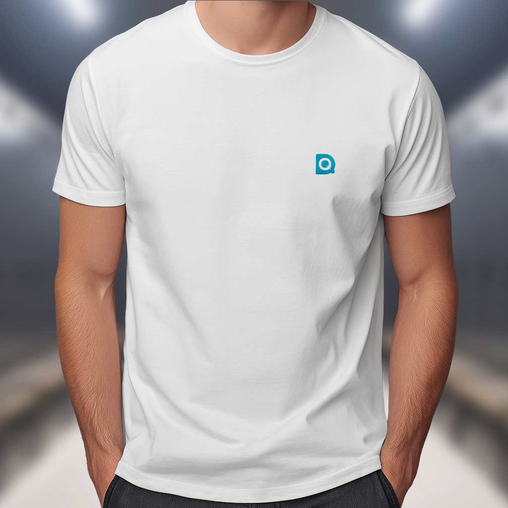 T-Shirt DQ Blanc. DQ Bleu